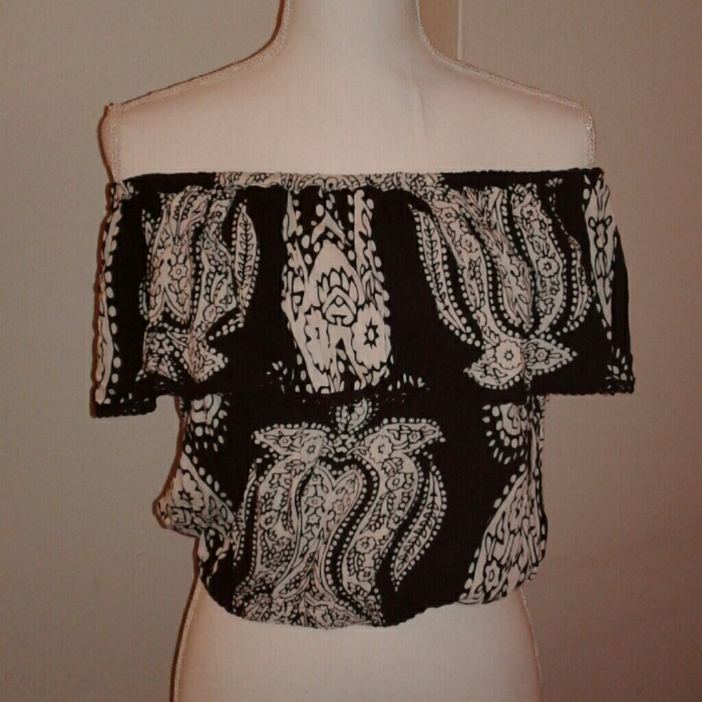 NWT Boho Off the shoulder Crop Top